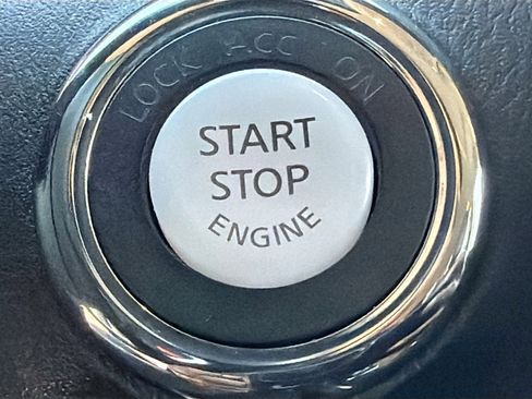 Used 2023 Nissan Armada SL w/ Captain's Chairs Package image 36