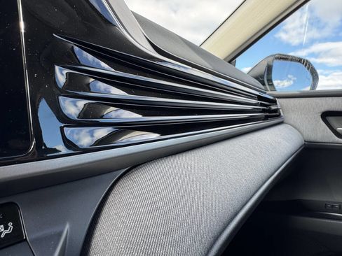 Used 2025 Toyota Camry LE image 28