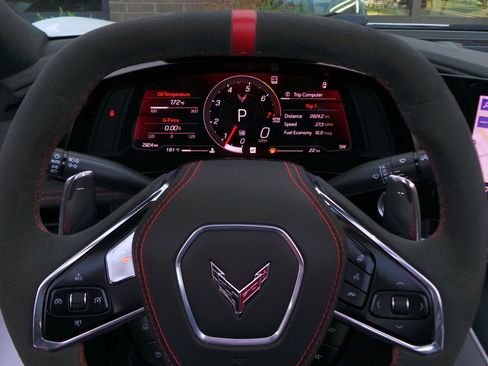 Used 2023 Chevrolet Corvette Stingray Premium Conv w/ Z51 Performance Package RWD image 8