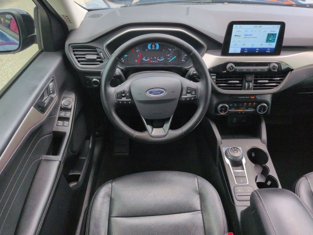 Certified 2022 Ford Escape SE w/ SE Sport Appearance Package FWD image 17