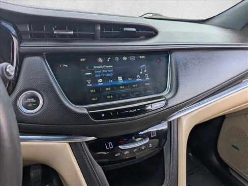 Used 2018 Cadillac XT5 FWD image 12