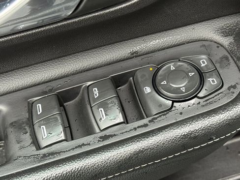 Certified 2024 GMC Terrain SLT image 11