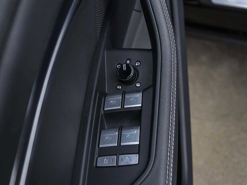 Used 2024 Audi Q8 e-tron Premium Plus image 28