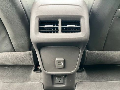 Used 2022 Chevrolet Equinox RS w/ Infotainment Package image 19