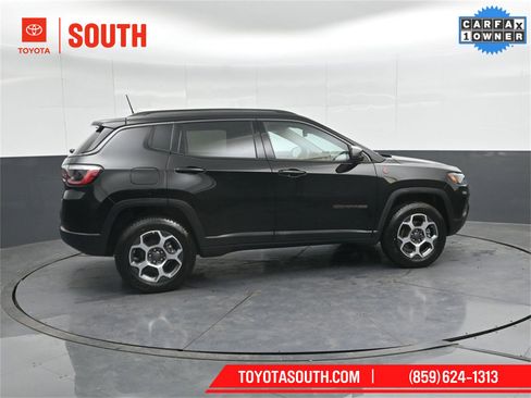 Used 2022 Jeep Compass Trailhawk w/ Trailhawk Convenience Group image 3