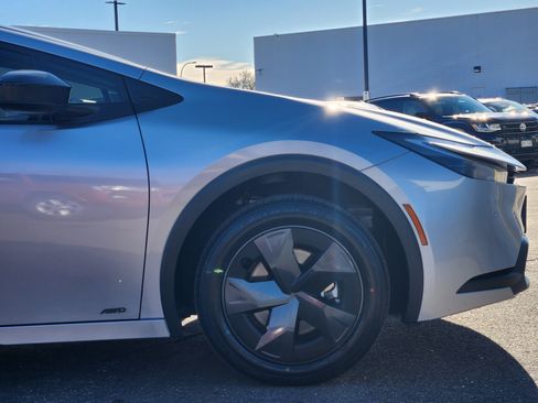 Used 2023 Toyota Prius LE image 8
