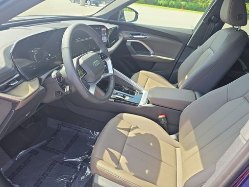 New 2025 Audi Q5 Premium image 16
