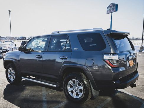 Used 2017 Toyota 4Runner SR5 w/ Four Season Floor Mat Package image 22