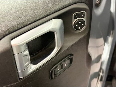 Used 2024 Jeep Wrangler Willys image 17