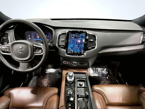 Certified 2023 Volvo XC90 B6 Ultimate w/ Lounge Package image 17