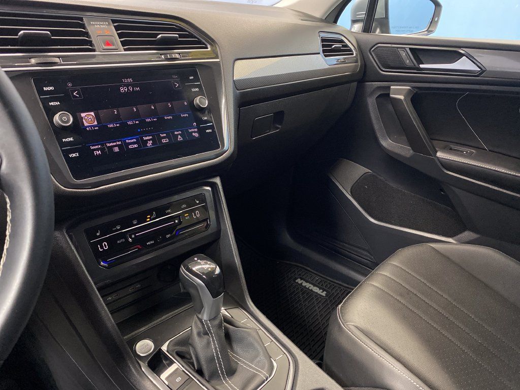 Used 2023 Volkswagen Tiguan SE AWD/4WD image 14