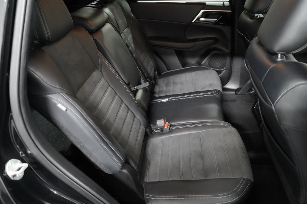 Used 2023 Mitsubishi Outlander SE Black Edition AWD/4WD image 20