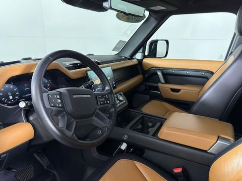 Used 2024 Land Rover Defender 130 X-Dynamic SE AWD/4WD image 6