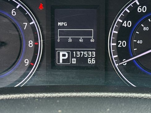 Used 2012 INFINITI G37 X w/ Premium Pkg image 21