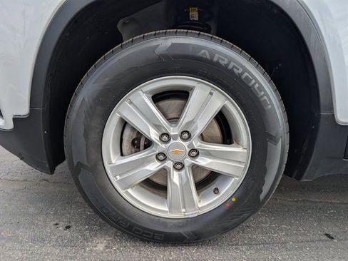 Used 2022 Chevrolet Trax LT w/ LT Convenience Package image 27