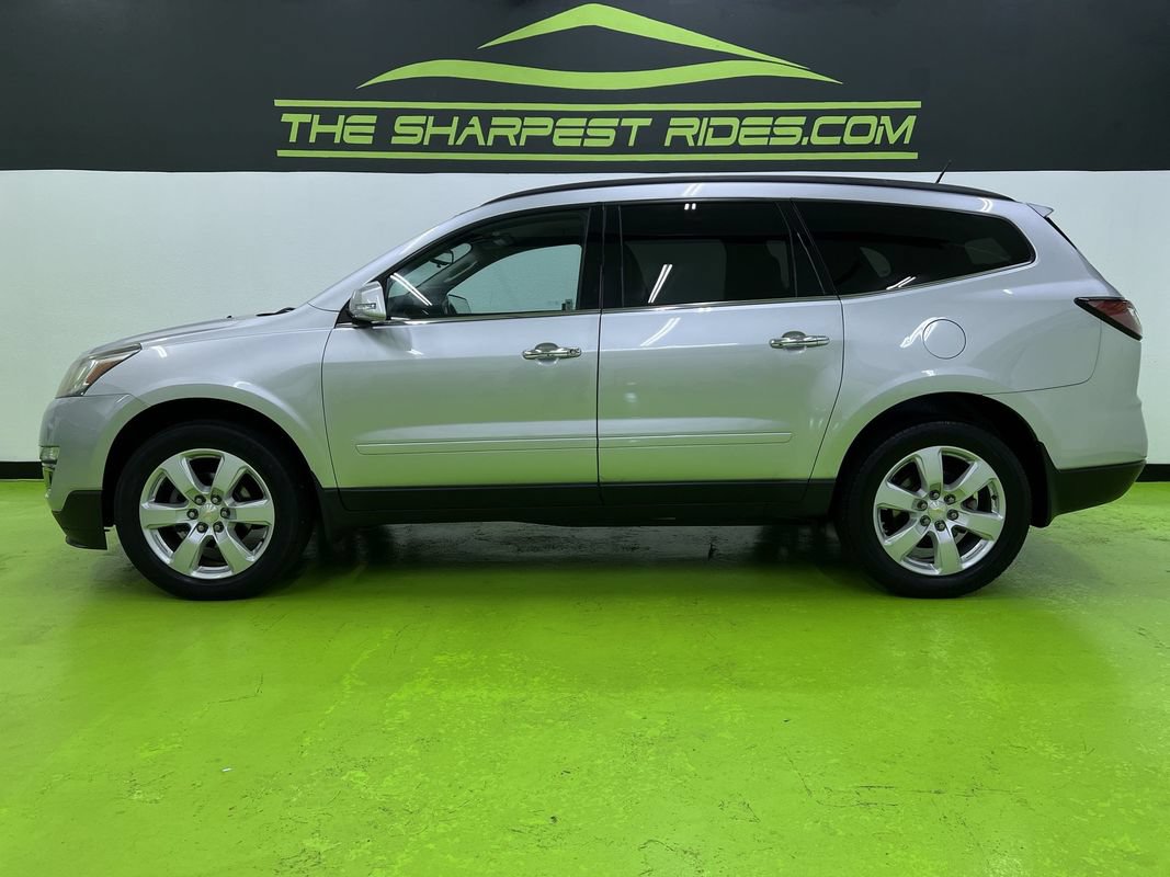 Used 2017 Chevrolet Traverse LT w/ Style and Technology Package FWD image 6