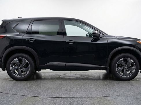 Used 2025 Nissan Rogue SV AWD/4WD image 11