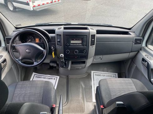 Used 2014 Freightliner Sprinter 2500 image 24