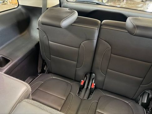 Used 2021 GMC Acadia Denali w/ Denali Ultimate Package AWD/4WD image 39