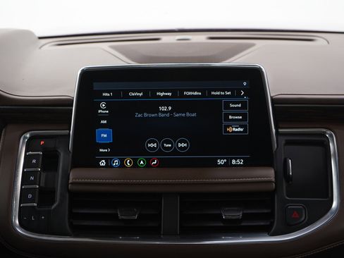 Used 2021 Chevrolet Suburban High Country w/ Premium Package AWD/4WD image 17