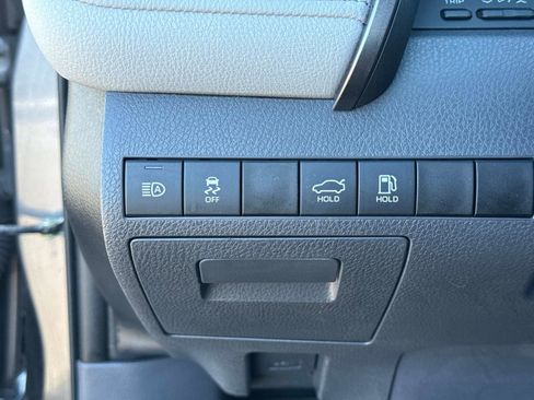 Used 2021 Toyota Camry LE image 32