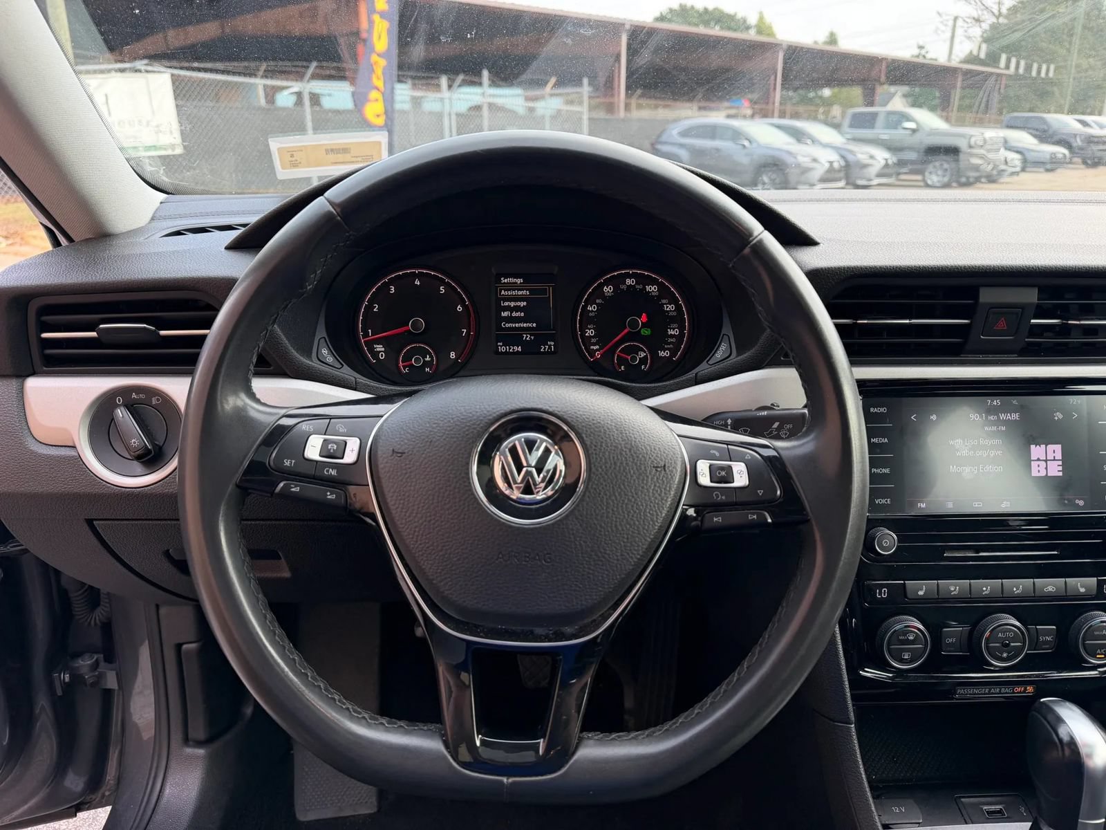 Used 2021 Volkswagen Passat 2.0T SE FWD image 10