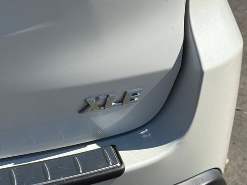 Used 2015 Toyota Highlander XLE image 39