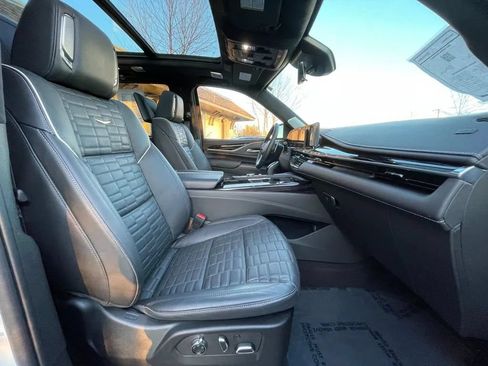 Used 2023 Cadillac Escalade V AWD/4WD image 25