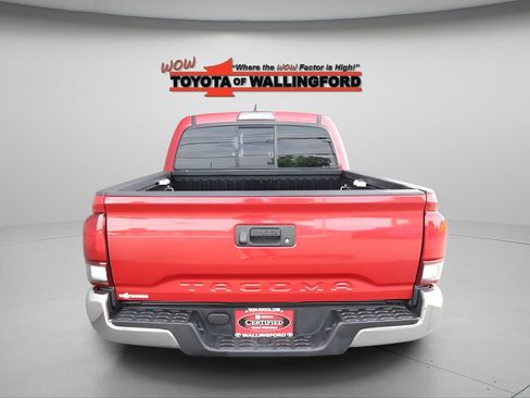Used 2018 Toyota Tacoma SR5 RWD image 10