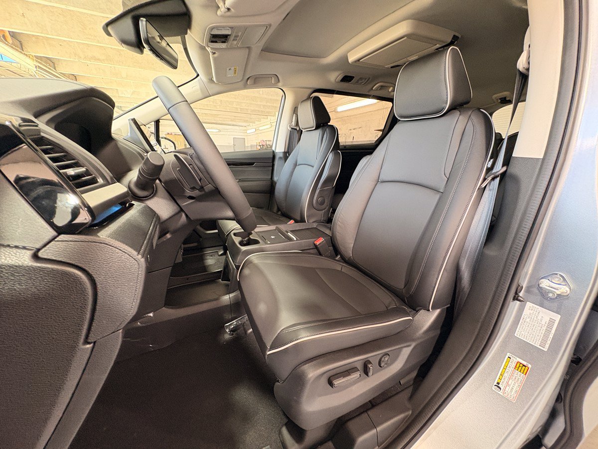 New 2027 Honda Odyssey Touring image 8