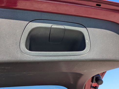 Used 2025 Chevrolet Trax LT w/ LT Convenience Package image 14