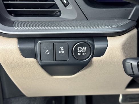 Used 2025 Porsche 911 Carrera image 18