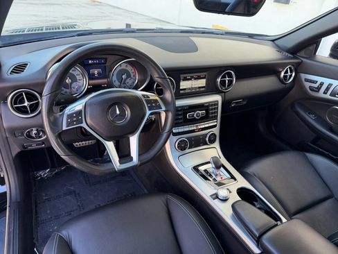 Used 2016 Mercedes-Benz SLK 300 image 9