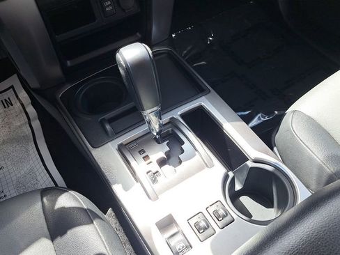 Used 2019 Toyota 4Runner SR5 Premium image 18