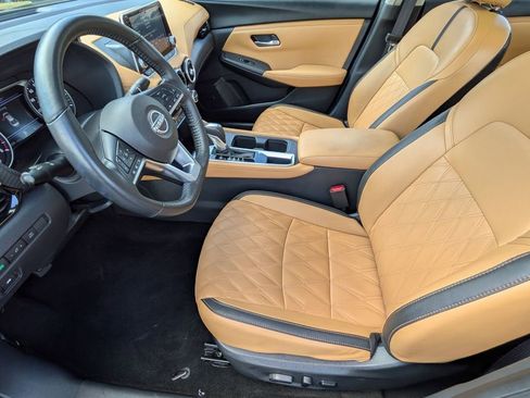 Used 2025 Nissan Sentra SV w/ SV Premium Package FWD image 11
