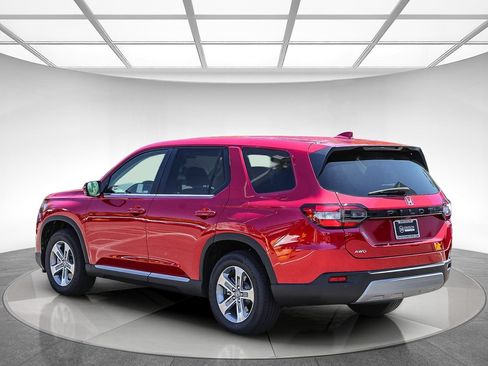 Used 2025 Honda Pilot EX-L image 2