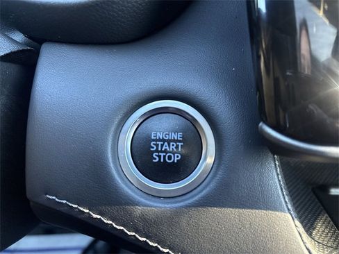 Used 2021 Toyota Highlander XLE image 17