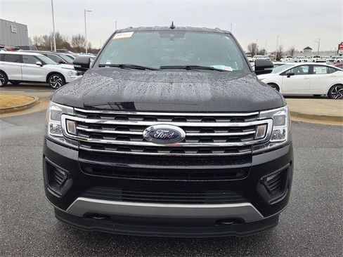 Used 2021 Ford Expedition XLT image 2