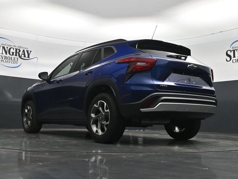 Used 2024 Chevrolet Trax LT w/ Driver Confidence Package FWD image 30