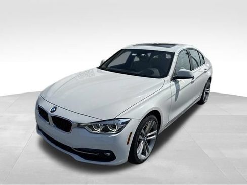 Used 2018 BMW 328d xDrive Sedan w/ Premium Package AWD/4WD image 4