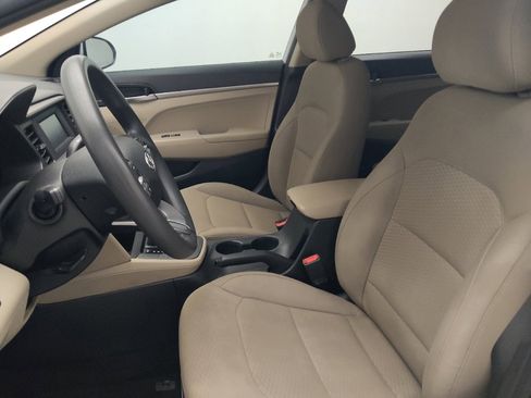 Used 2020 Hyundai Elantra SE FWD image 17
