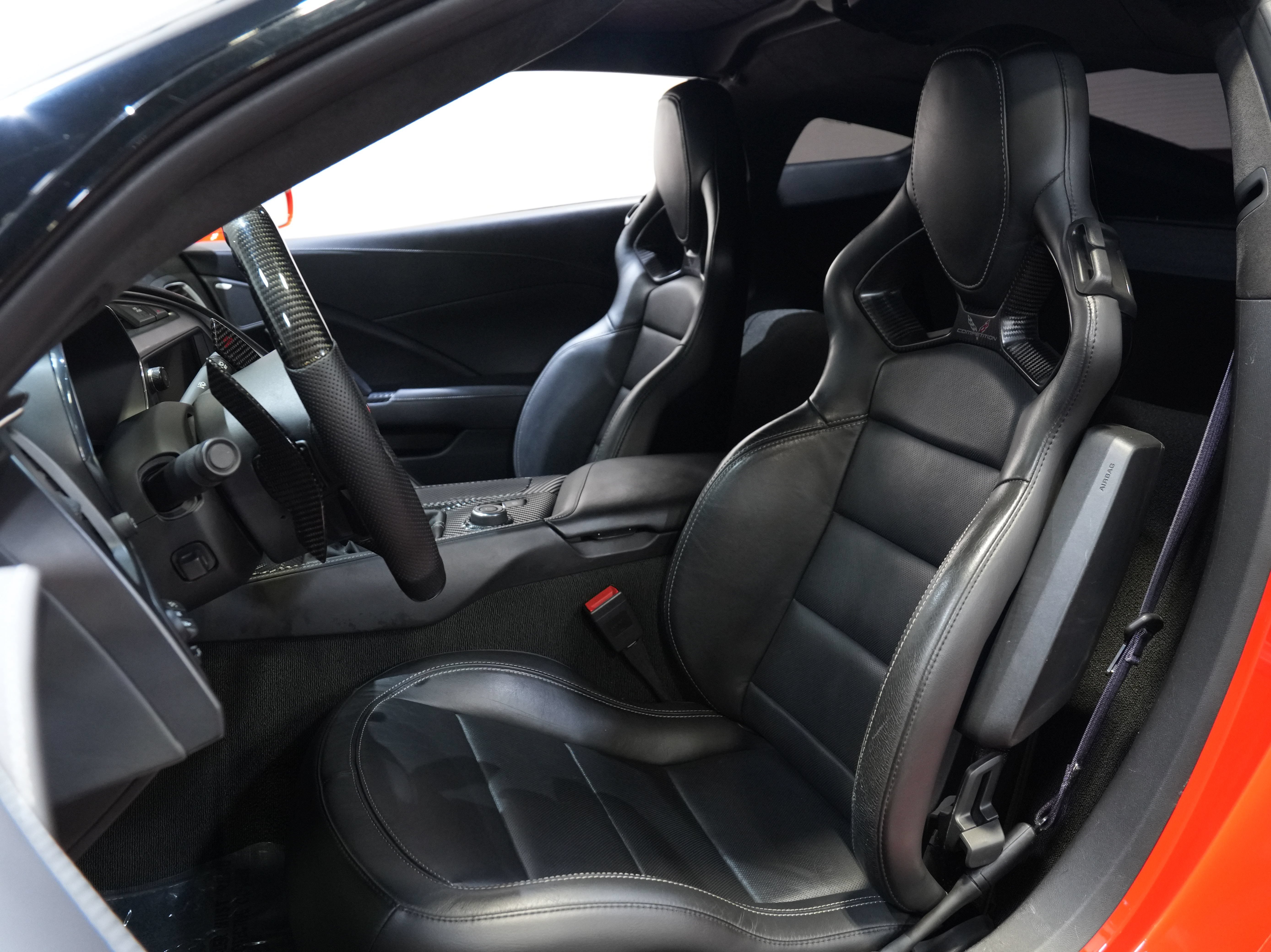 Used 2015 Chevrolet Corvette Z06 w/ 3LZ Preferred Equipment Group RWD image 28