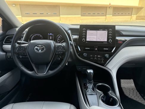 Used 2021 Toyota Camry SE FWD image 15