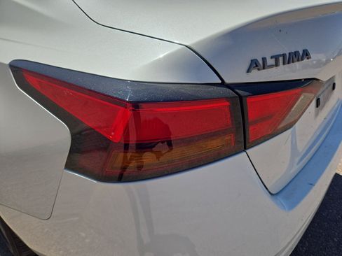 Used 2025 Nissan Altima 2.5 SV FWD image 20
