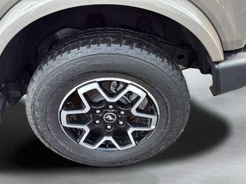 Used 2025 Ford Bronco Outer Banks image 46