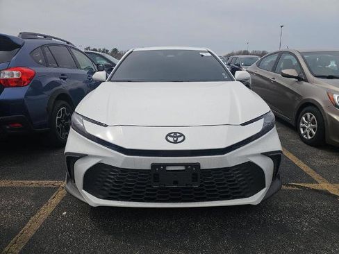 Used 2025 Toyota Camry SE w/ Convenience Package AWD/4WD image 2