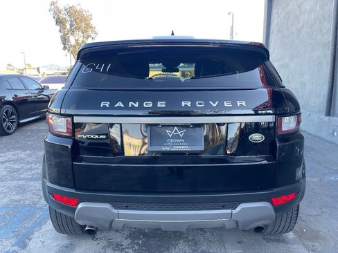 Used 2018 Land Rover Range Rover Evoque SE image 8