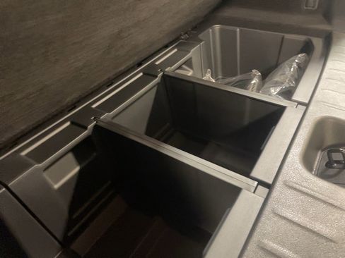 Used 2024 Nissan Pathfinder Platinum w/ Cargo Package image 34