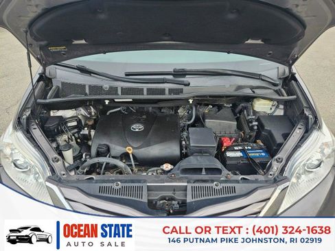 Used 2017 Toyota Sienna LE image 19