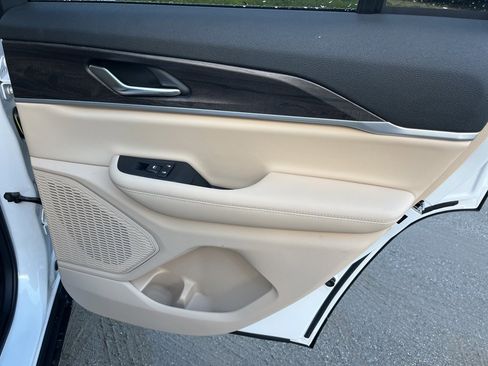 New 2025 Jeep Grand Cherokee Limited image 12